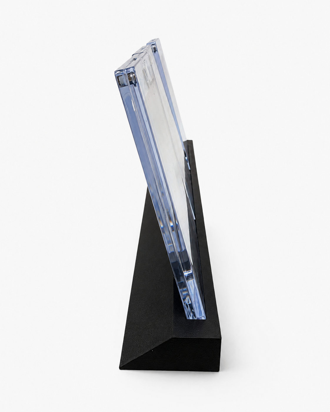 Magnetic Case 3 Slot Card Stand 35Pt